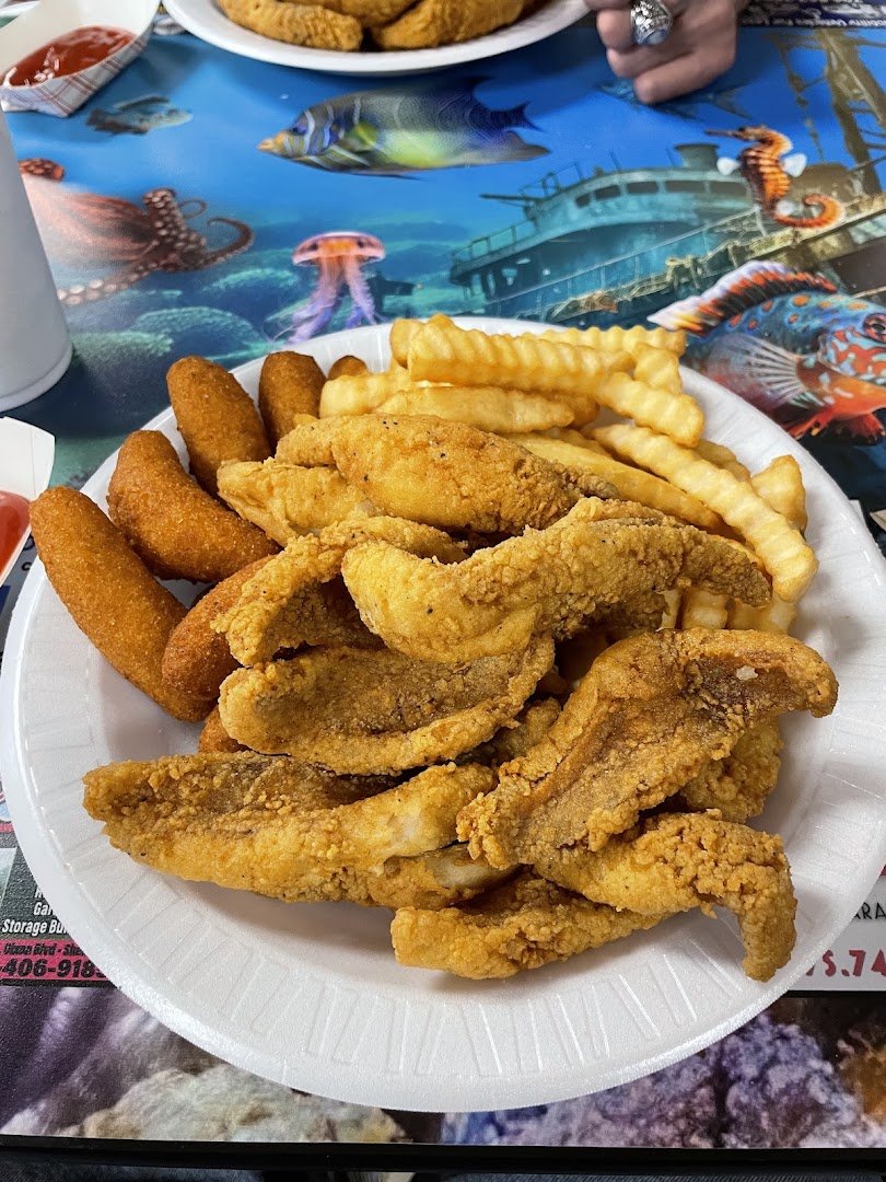 Family-friendly seafood spot with quick service.